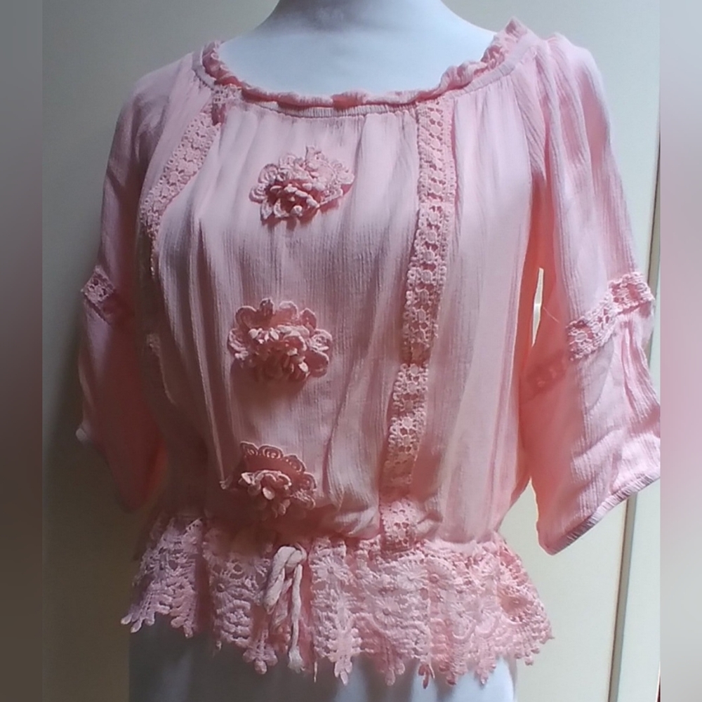 Perspective Super cute top! Light blush pink color with ruffles & crochet lace